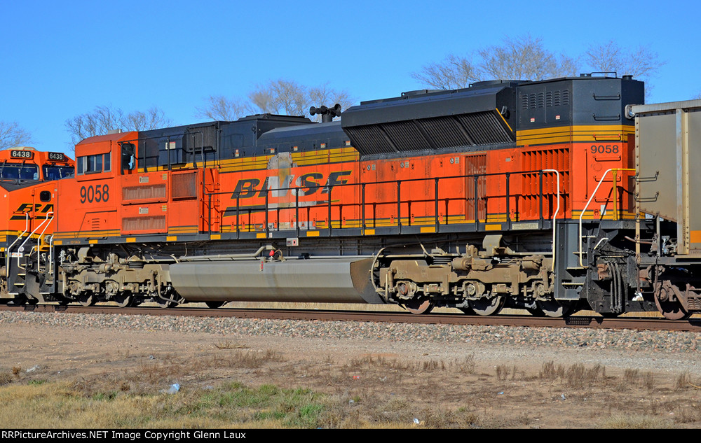 BNSF 9058